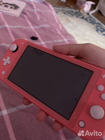 Nintendo switch lite розовая