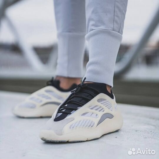 Кроссовки Adidas Yeezy 700 v3 Azael (36-45)