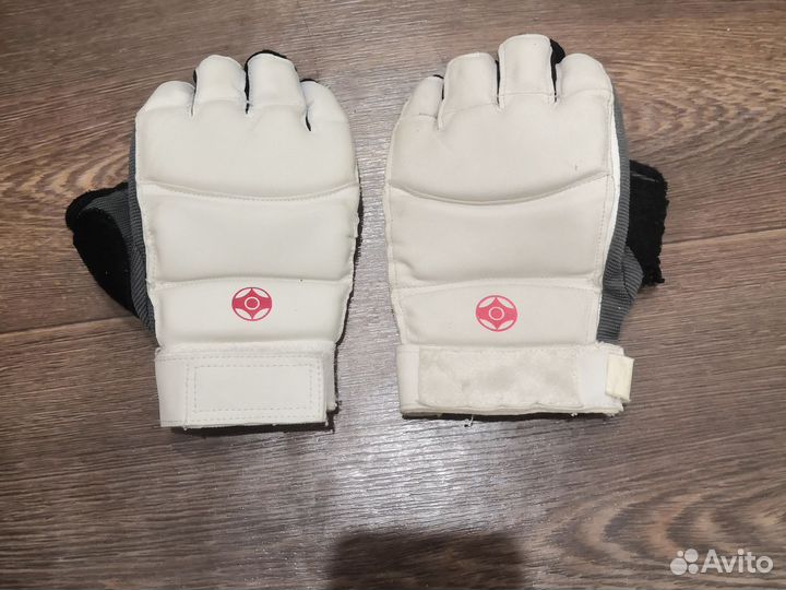 Перчатки для каратэ