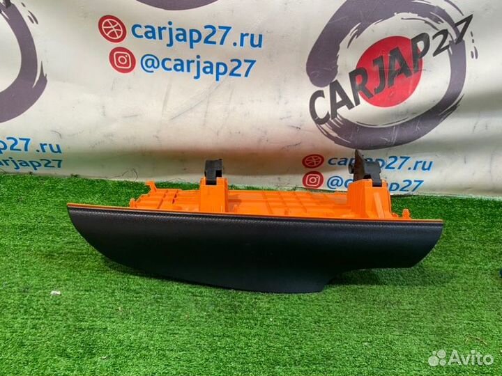 Бардачок(5) Toyota Sienta NSP170 2NR-FKE 2016