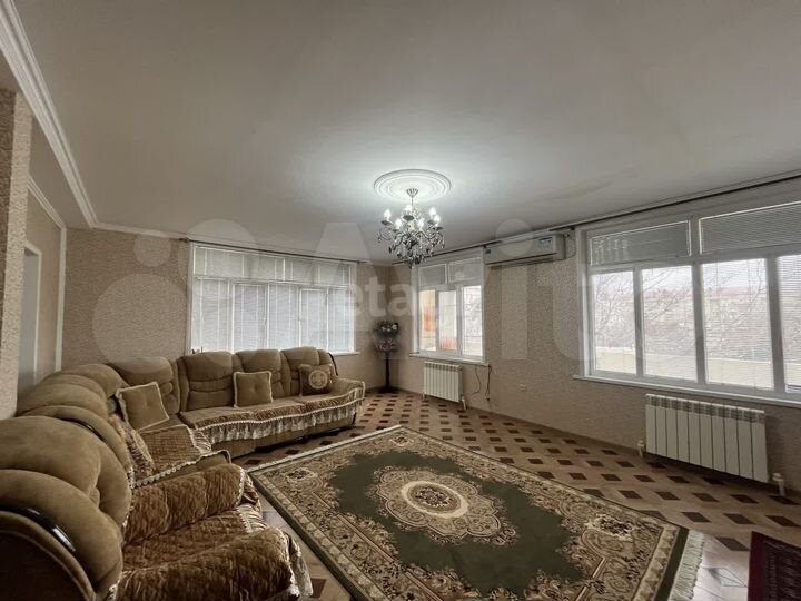 4-к. квартира, 94 м², 3/5 эт.