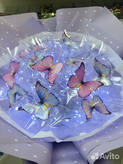 Светящийся букет из 15 бабочек