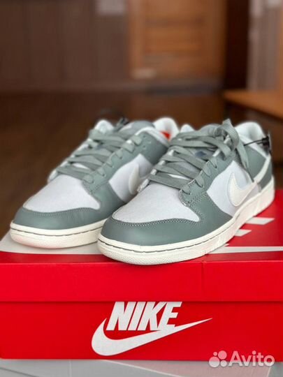 Nike dunk low Mica green