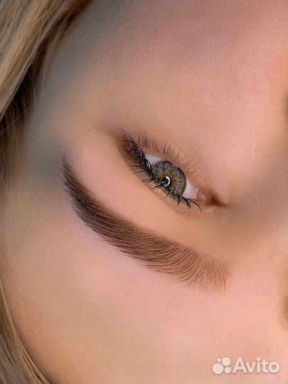 Моделирование и окрашивание бровей