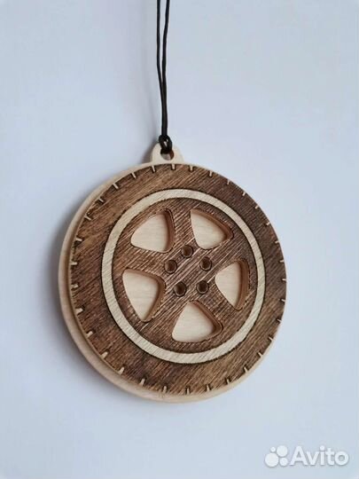 Подвеска в авто на зеркало