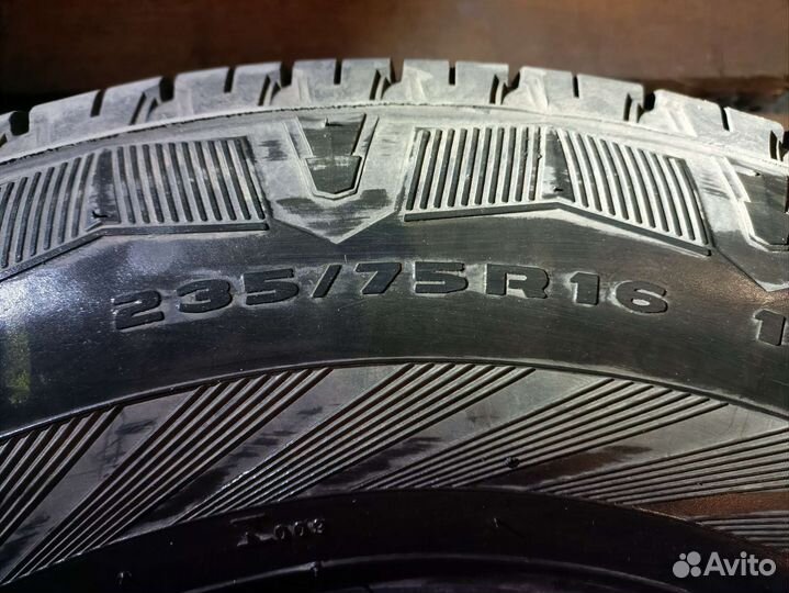 Kumho Road Venture ST KL16 235/75 R16