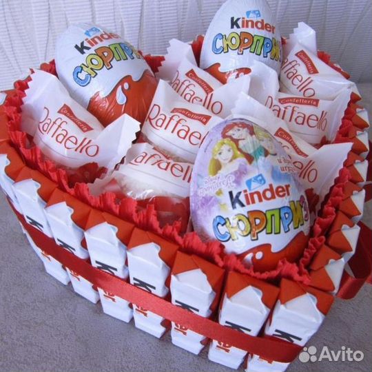 Подарок из киндеров