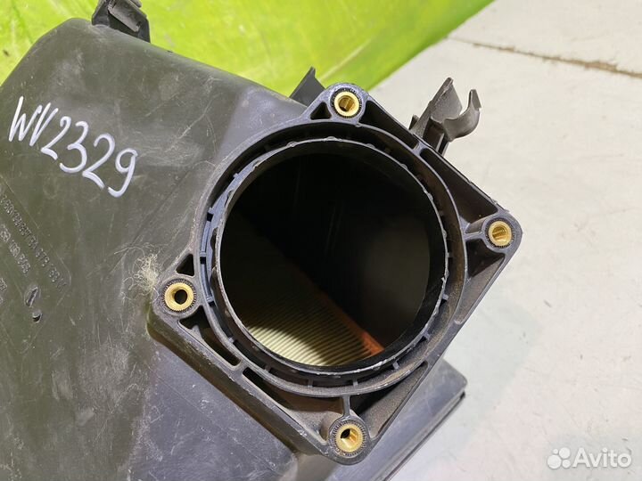 Корпус воздушного фильтра Volkswagen Passat B5