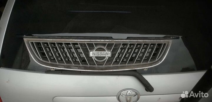 Решетка радиатора fb15 nissan sunny