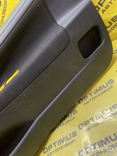 Обшивка передней правой двери Peugeot 207 хэтч