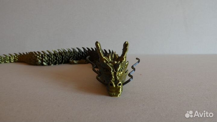 Китайский дракон подвижный (черное золото)