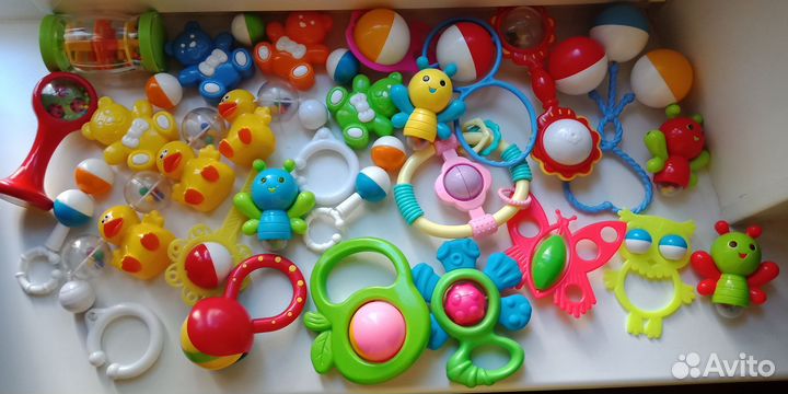 Погремушки и подвески на коляску