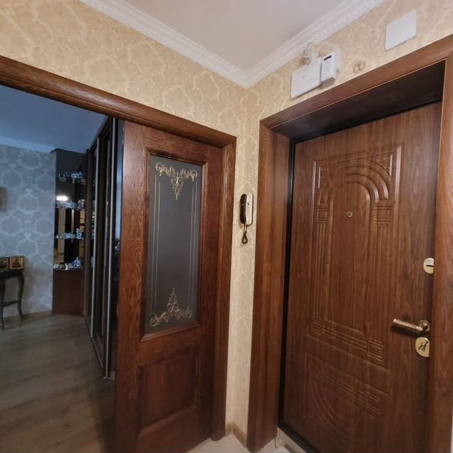 2-к. квартира, 57 м², 2/12 эт.