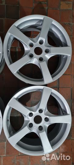 Красивые диски r16 5х114.3 ц.о67.1