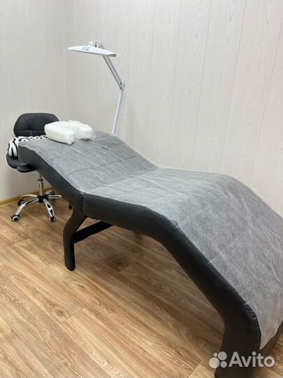 Анатомическая кушетка для наращивания ресниц