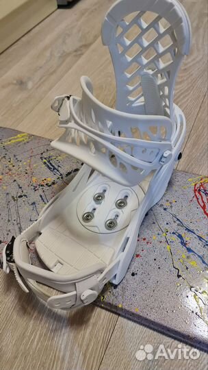 Сноуборд с креплениями