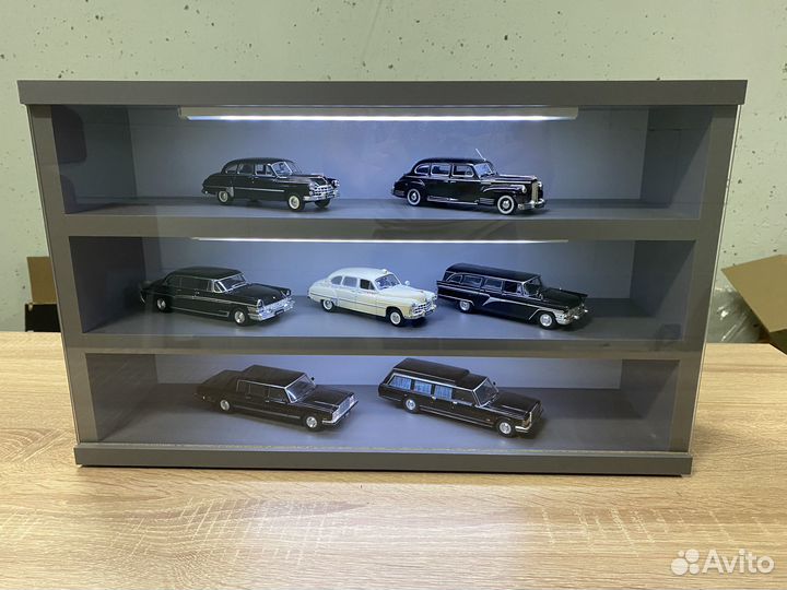 1/43 Витрина для коллекции с подсветкой