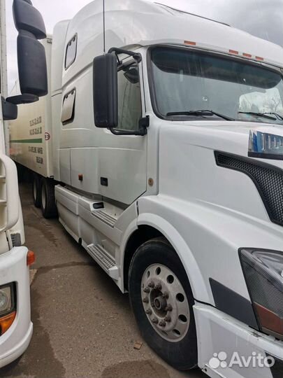 Volvo VNL 780 с полуприцепом, 2003