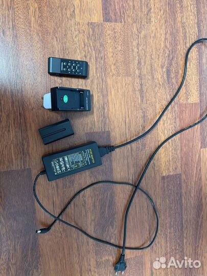 Осветитель фото, видео YongNuo YN-300 III