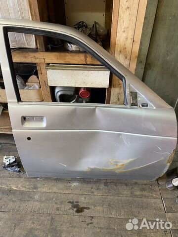 Дверь передняя правая на LADA priora