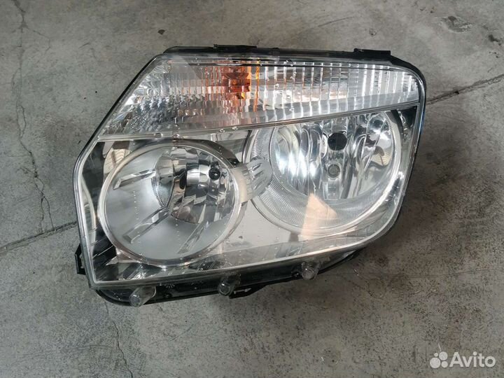 Фара левая Renault Duster