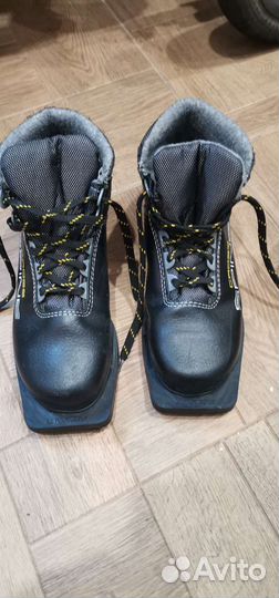 Лыжные ботинки