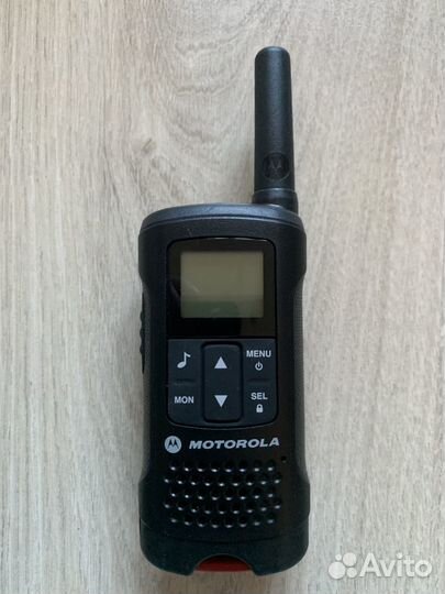 Радиостанция Motorola портативная tlkr-T60, набор