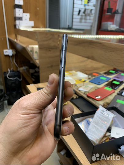 iPhone 8 Plus, 64 ГБ