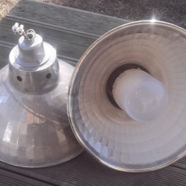 Светильник с лампой