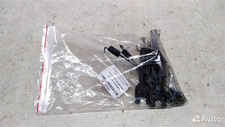 Установочный км-т колодок задних Nissan Almera G15