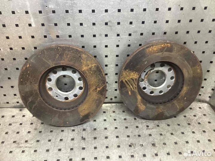 Диск тормозной передний Volkswagen Golf