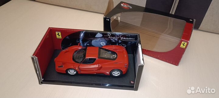 Модель 1:18 Hot Wheels Ferrari еnzo