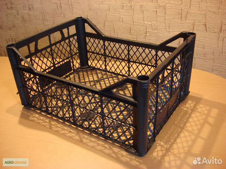 Ящики пластмассовые и деревянные