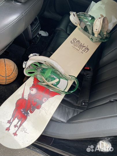 Сноуборд smokin с креплениями burton