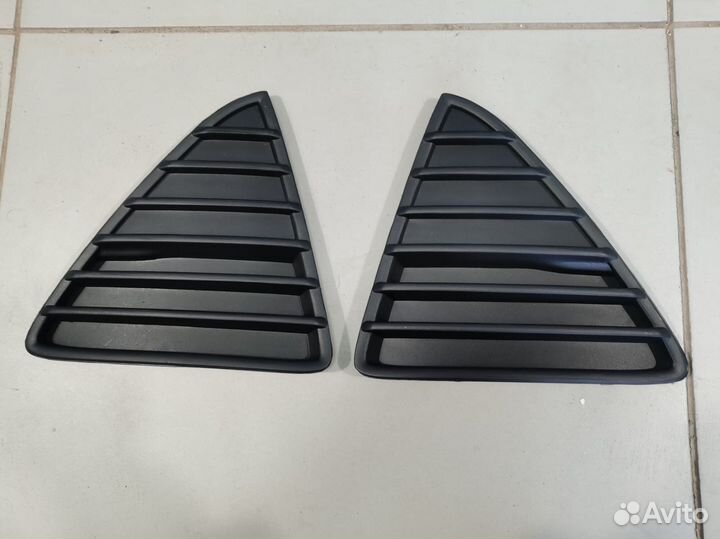 Треугольники в бампер Форд Фокус 3