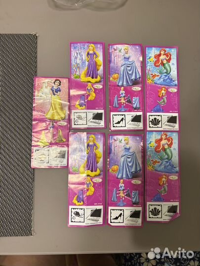 Вклалыши от киндер Винкс,барби,хелоу kitty