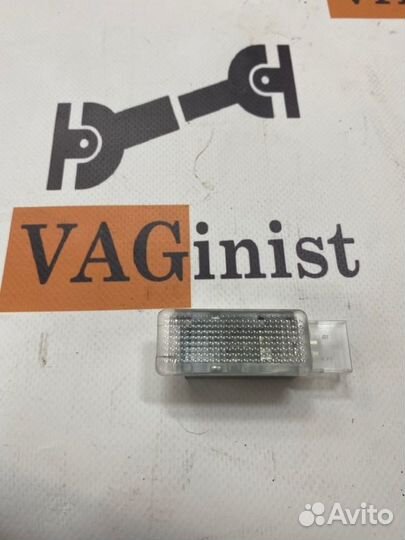 Плафон подсветки багажника Vw Passat B6 3.2 2007