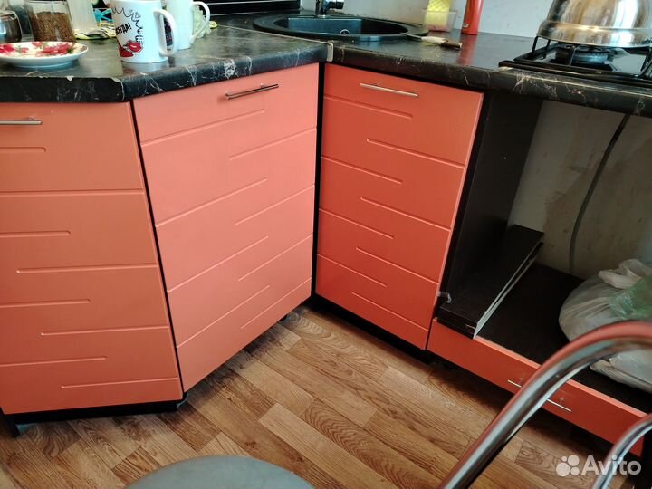 Кухонный гарнитур угловой бу для маленькой кухни