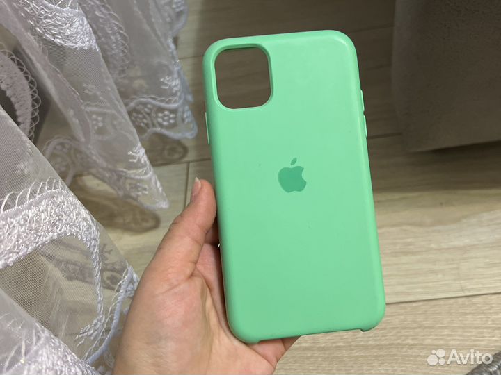 Чехол на iPhone 11