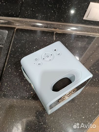 Проектор Umiio