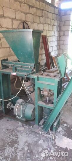 Станок по производству лего кирпича