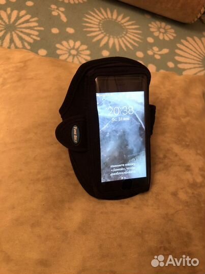 Нарукавная повязка для спорта tune belt av 90