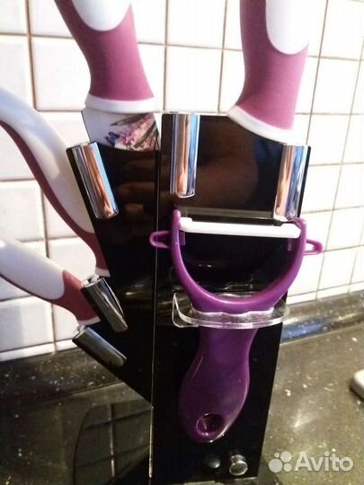 Ножи ложки вилки.Трехьярусная ваза