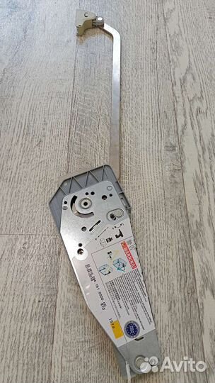 Подъемный механизм для фасада