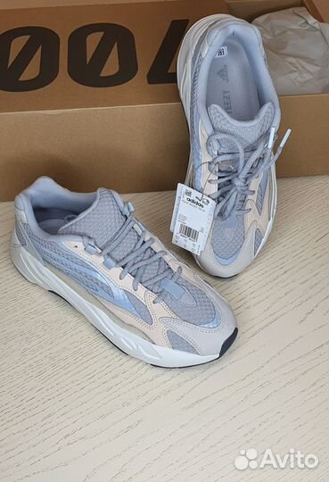 Кроссовки Adidas Yeezy boost 700 v2 cream