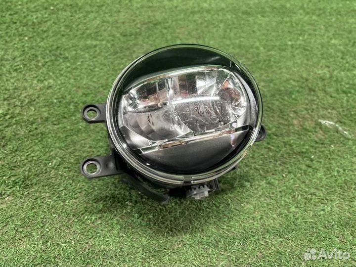 Птф правая Toyota Land Cruiser 200 (15-21) LED