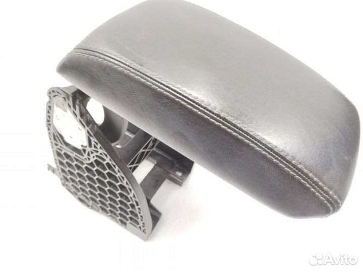 Подлокотник Skoda Octavia A5 1.8 cdab 2011
