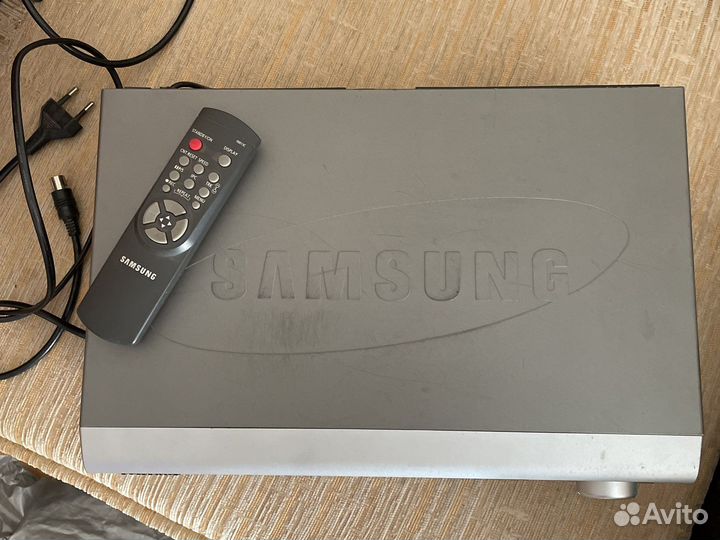 Видеомагнитофон Samsung