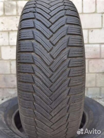 Michelin Alpin 6 215/65 R16 98H