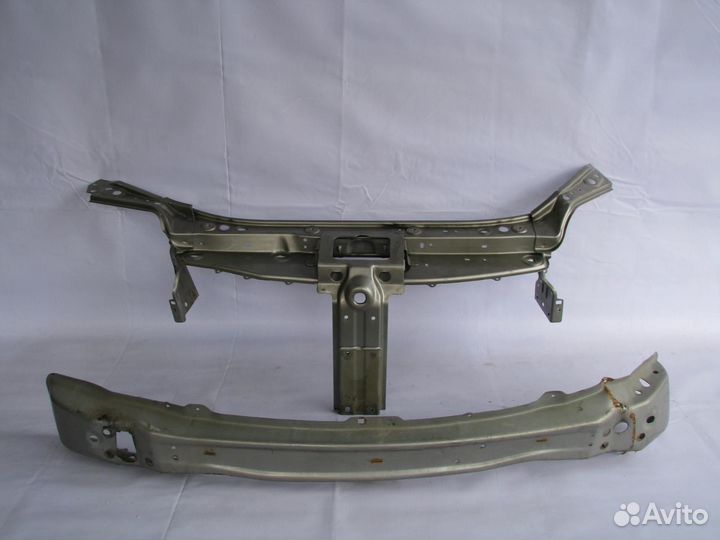 Renault Logan Sandero усилитель бампера переднего